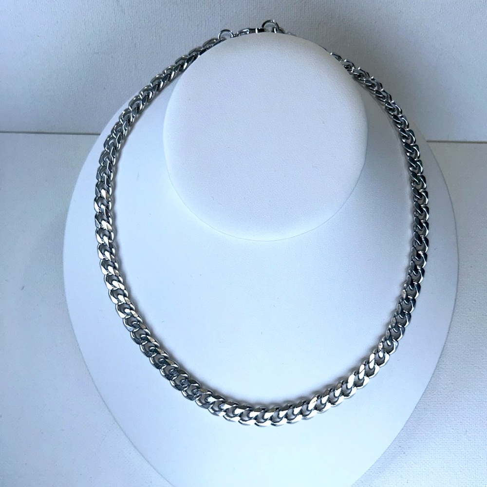 Hypoallergenic Unisex 9mm Twisted Curb Stainless Steel Chain Lobster Chain
